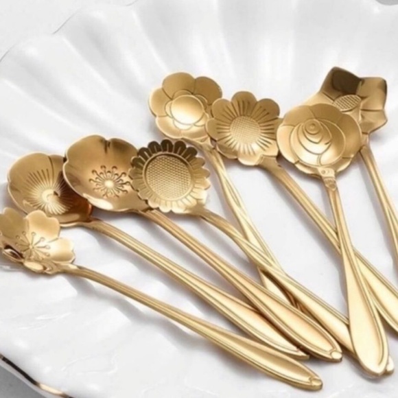 🎉HP🎉New 8pcs Stainless Steel Flower Spoon,  Hostess Gift - Picture 1 of 5